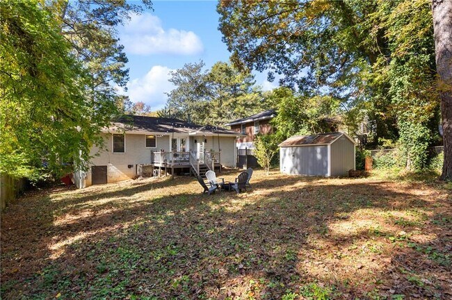 Building Photo - 1290 Glen Forest Way