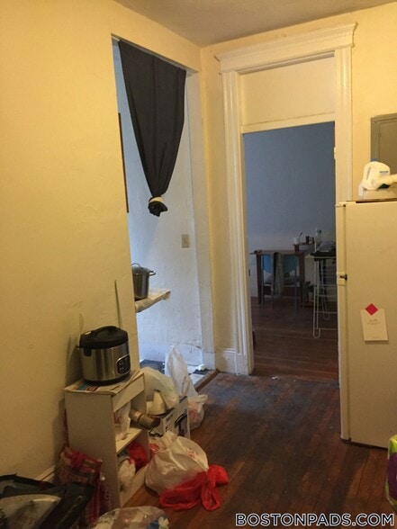 Building Photo - 204 Hemenway St