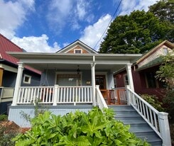 Building Photo - 313 NE Stanton St