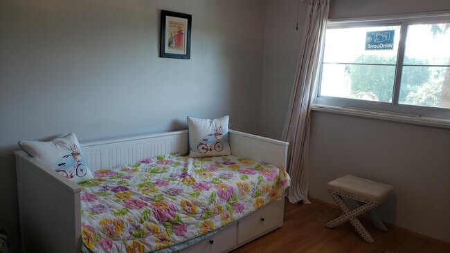 Building Photo - 3755 Via Poinciana