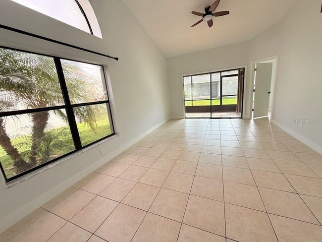 Building Photo - 109 Lakepointe Cir