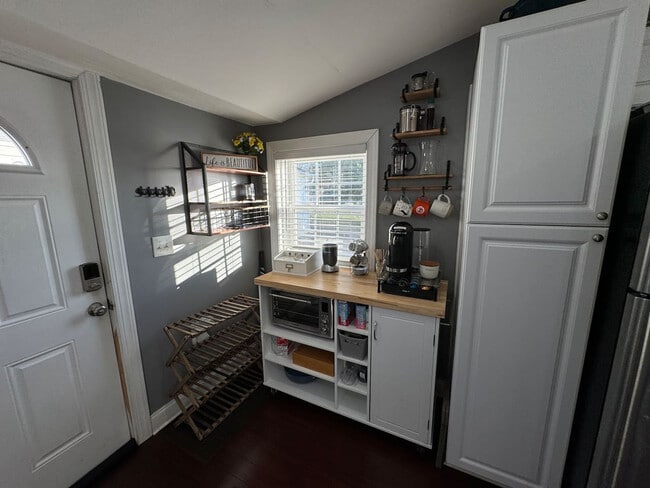 Building Photo - 10417 S Grant Ave