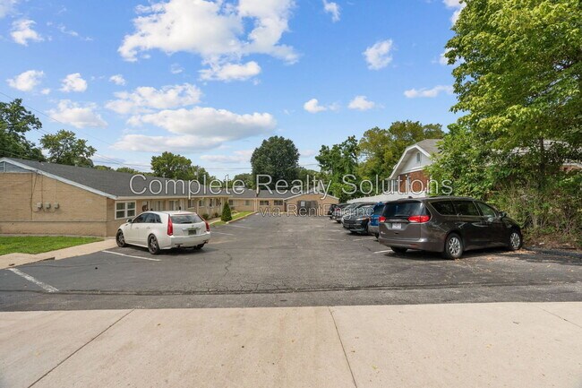 Building Photo - 2323 Woodson Rd