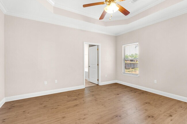 Building Photo - 36 Dickens Dr