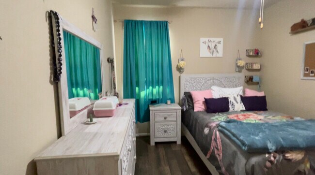 Building Photo - 12643 Jamestown Crossing Ln