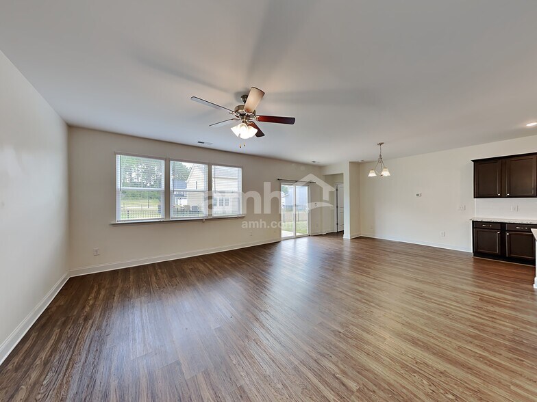 Building Photo - 326 Golucke Way