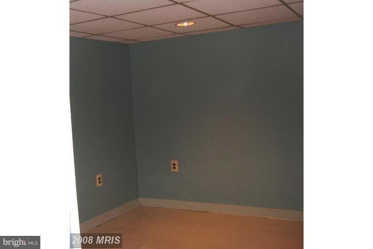 Building Photo - 748 Thayer Ave