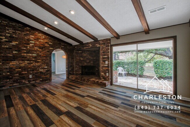 Building Photo - 1805 Chelwood Cir