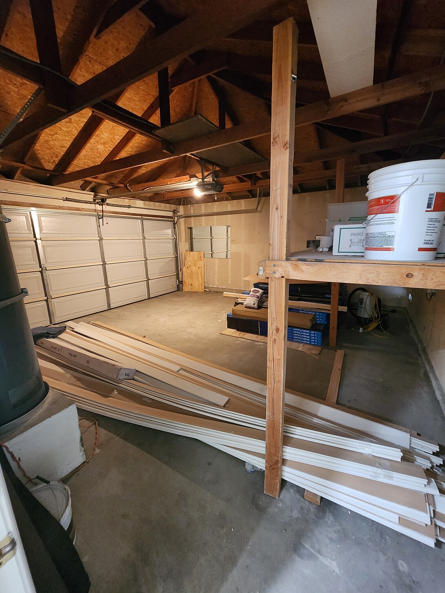 Building Photo - 625 N Angeleno Ave