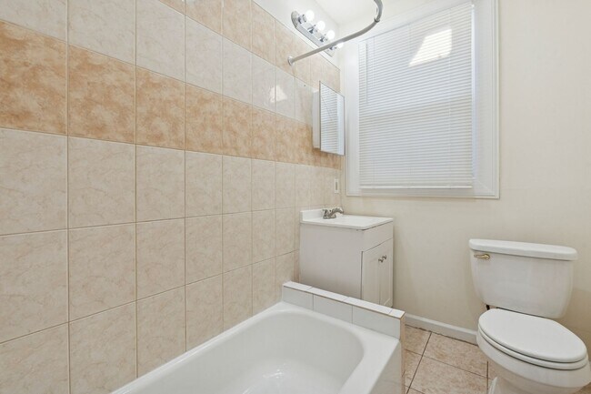 Building Photo - 3953 N 9th St