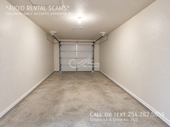 Building Photo - 903 Travis Ln