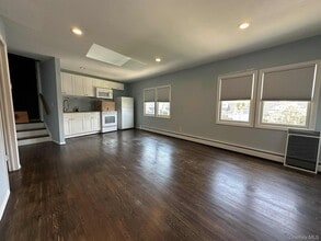 Building Photo - 287 Peters Ave