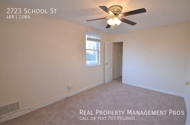 Building Photo - 2723 School St