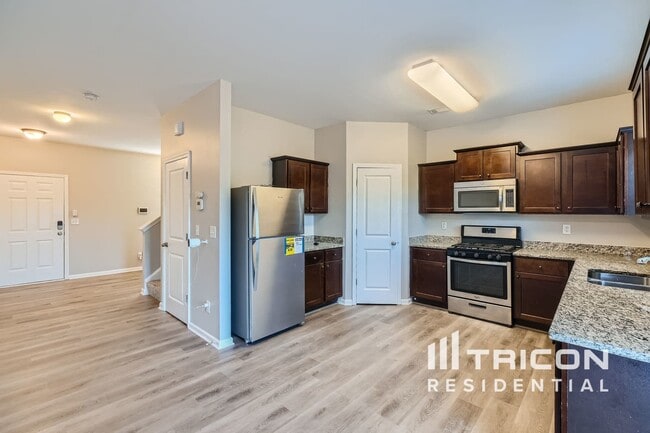 Building Photo - 3479 Sandstone Trail SE