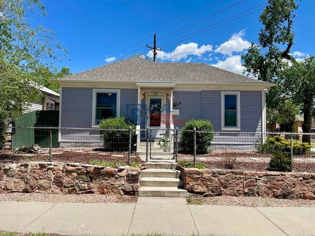Building Photo - 902 W Cucharras St