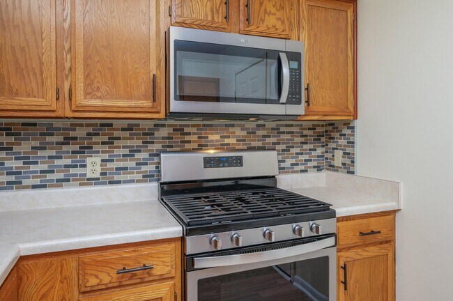 Building Photo - 101 Cedar Ridge Way