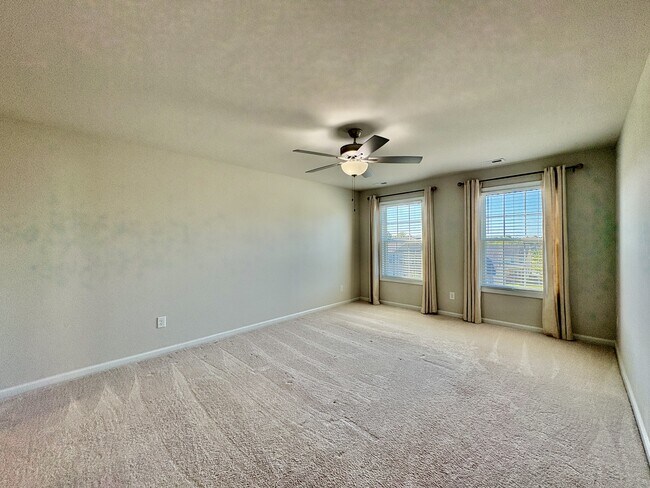 Building Photo - 189 Traverse Dr