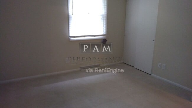 Building Photo - 13350 W Bluemound Rd