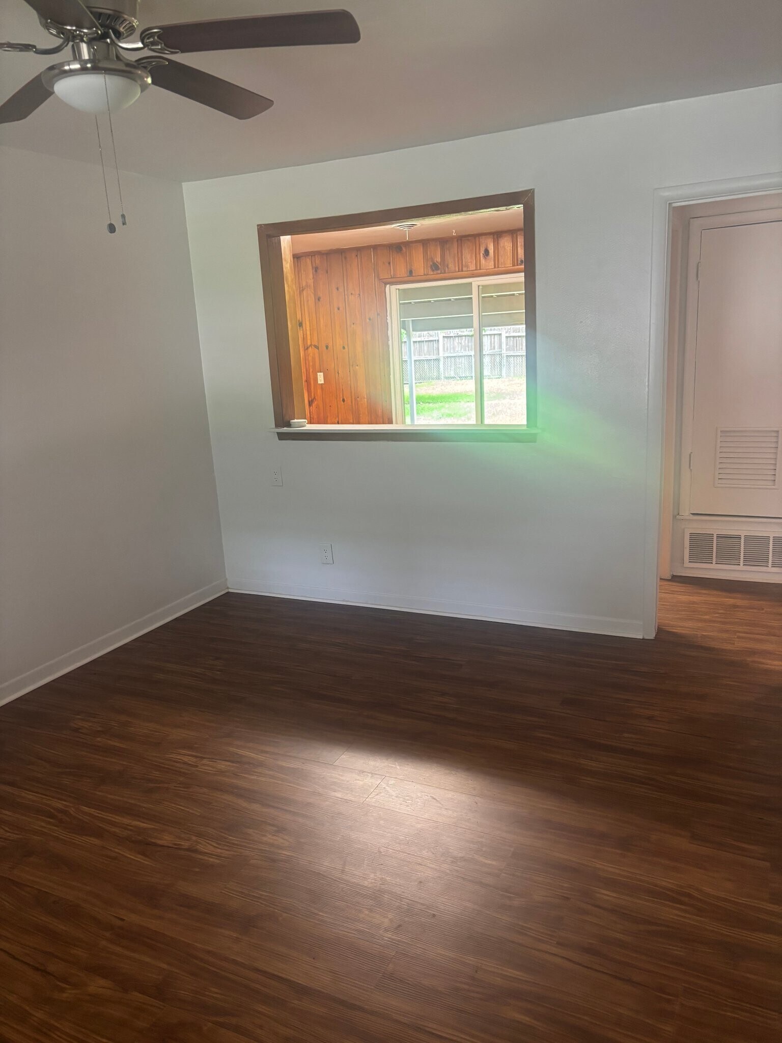 Building Photo - 605 N Joyce St