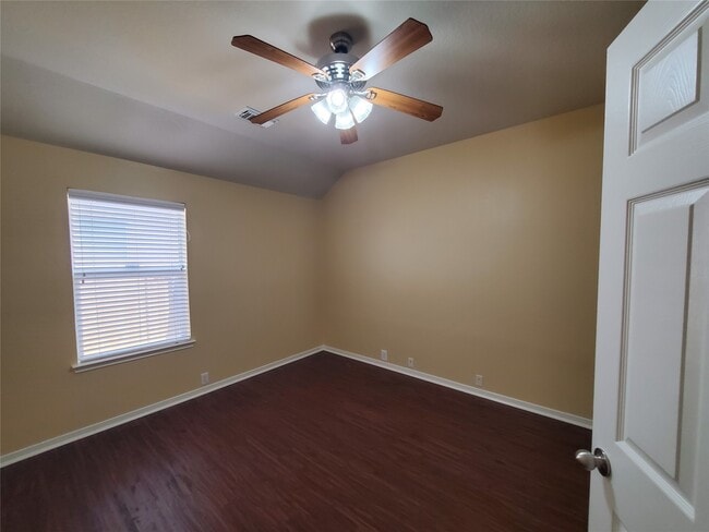 Building Photo - 2502 Suncreek Ln