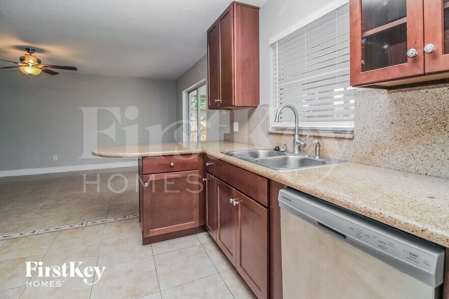 Building Photo - 118 Ruby Red Ln