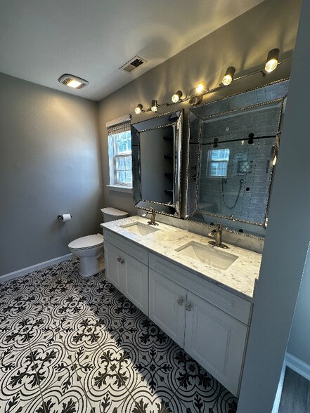 Building Photo - 2229 Lesner Crescent