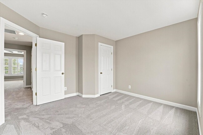 Building Photo - 97 N Savanna Dr