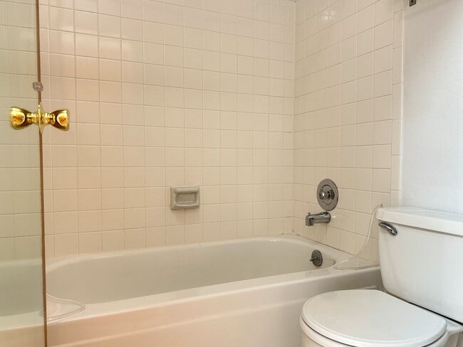 Building Photo - Beautiful TownHome Near Chatfield Reservoir