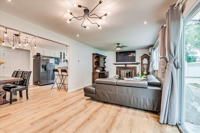 Building Photo - 9 Regent Ct