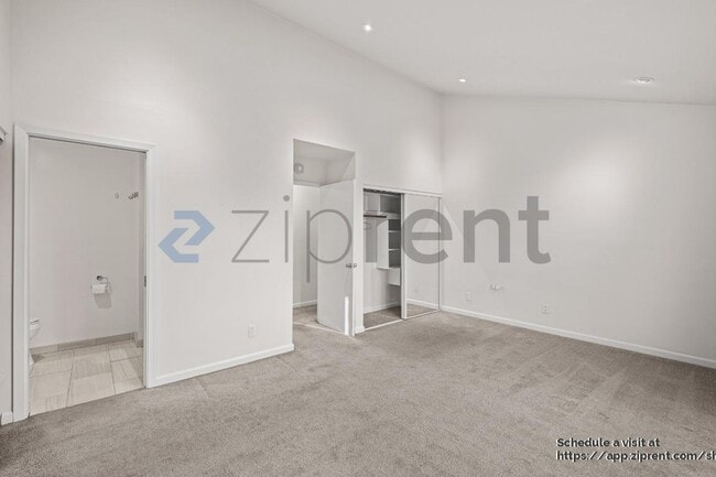 Building Photo - 5 Oak Crest Ct