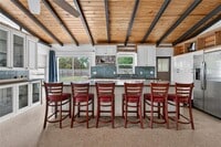 Building Photo - 607 Coconut Ave N