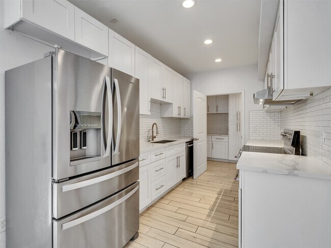Building Photo - 12625 Memorial Dr