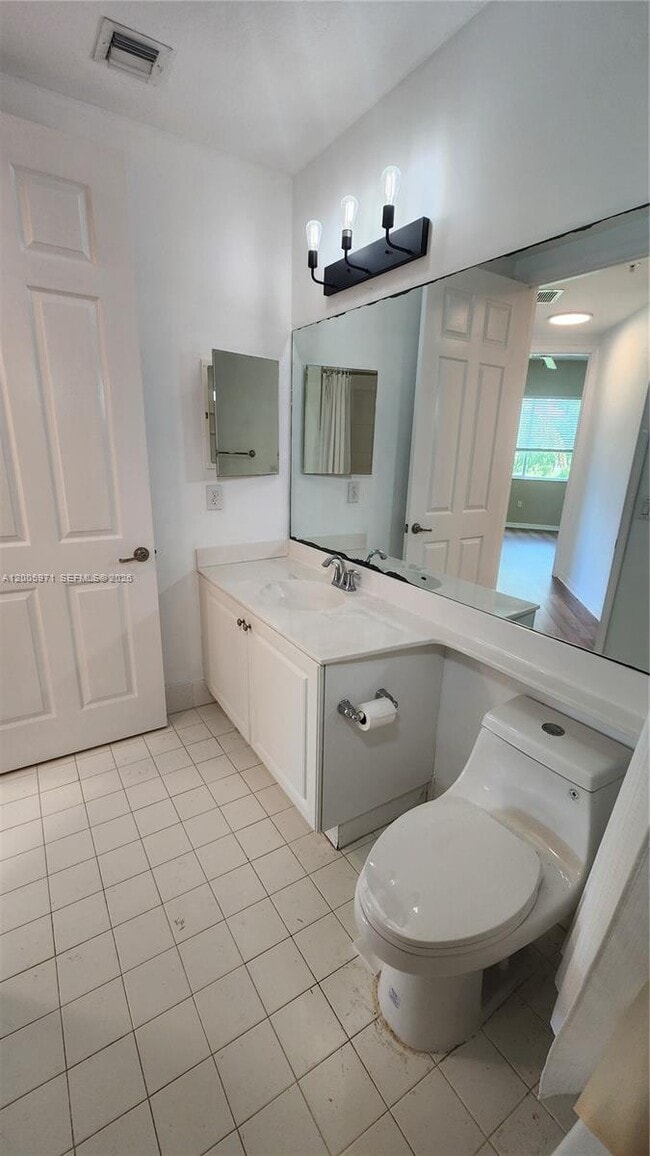 Building Photo - 3600 Oaks Clubhouse Dr