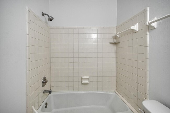 Building Photo - 2039 Hanover Ct