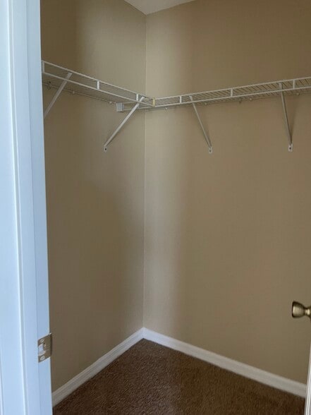 Building Photo - 14 Poplar Ct