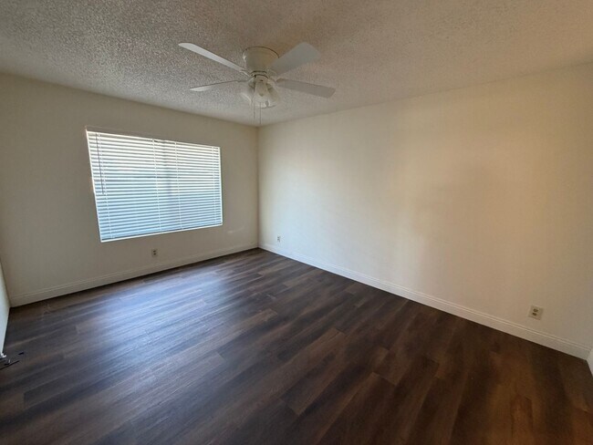 Building Photo - 2687 Phipps Ave