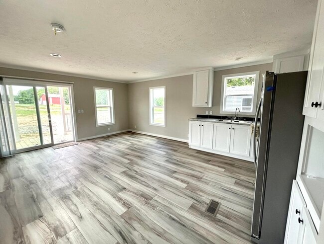 Building Photo - 2110 US-127