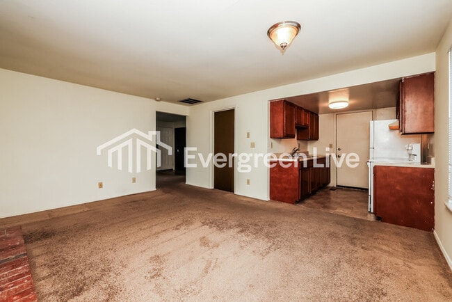 Building Photo - 4743 Taylorsville Rd