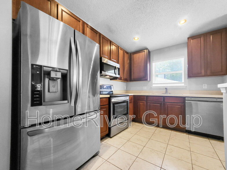 Building Photo - 680 Southland Ln