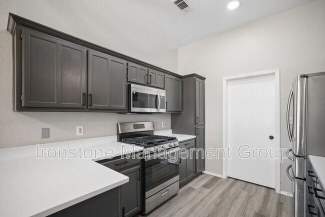 Building Photo - 11665 N 156th E Ave