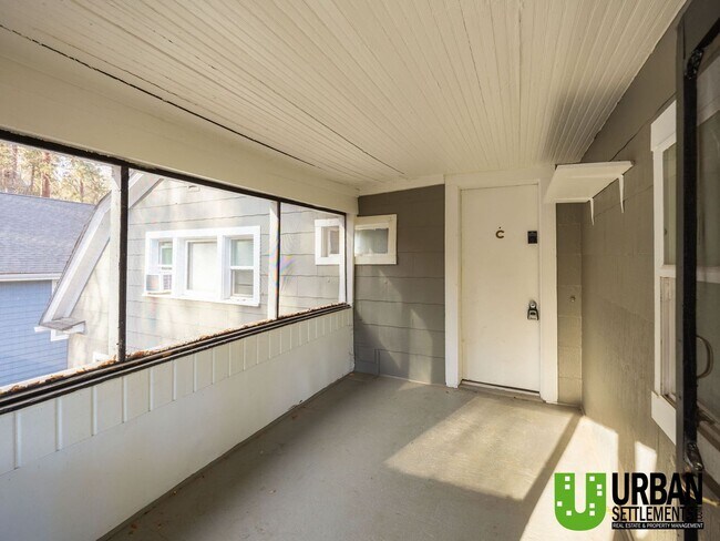 Building Photo - 370 E 8th Ave