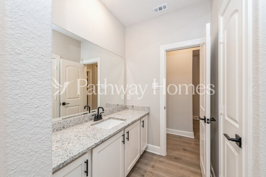 Building Photo - 1825 Atwood Dr