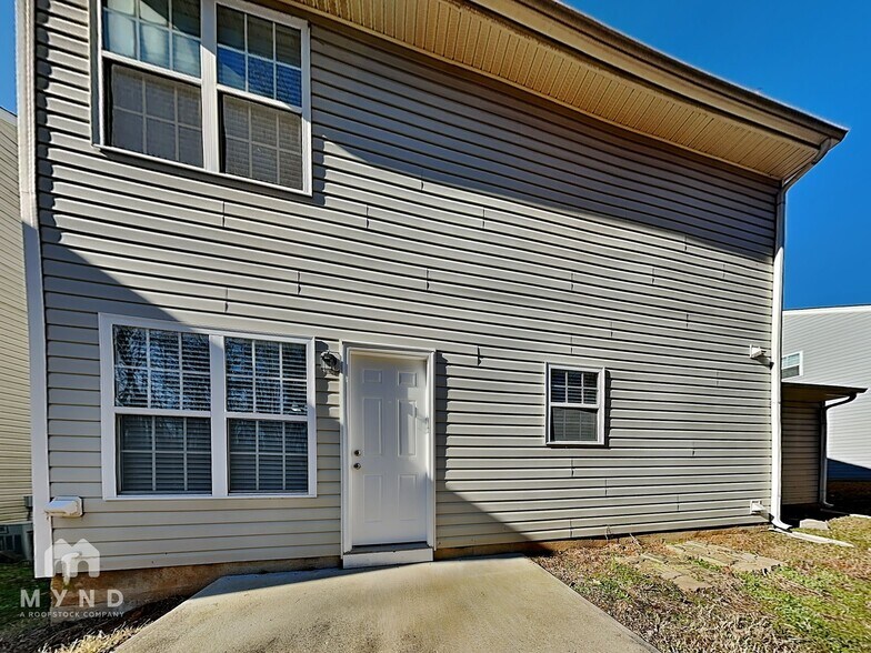 Building Photo - 4702 Mallard Creek Dr