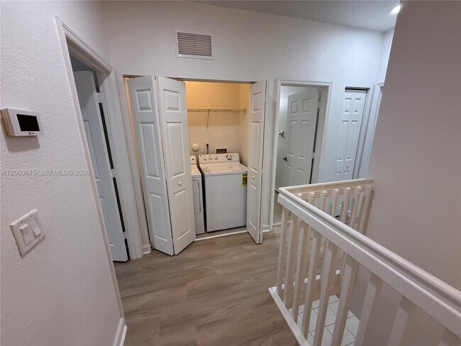 Building Photo - 9465 SW 171st Ct