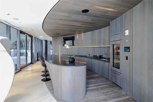 Building Photo - 1000 Biscayne Blvd