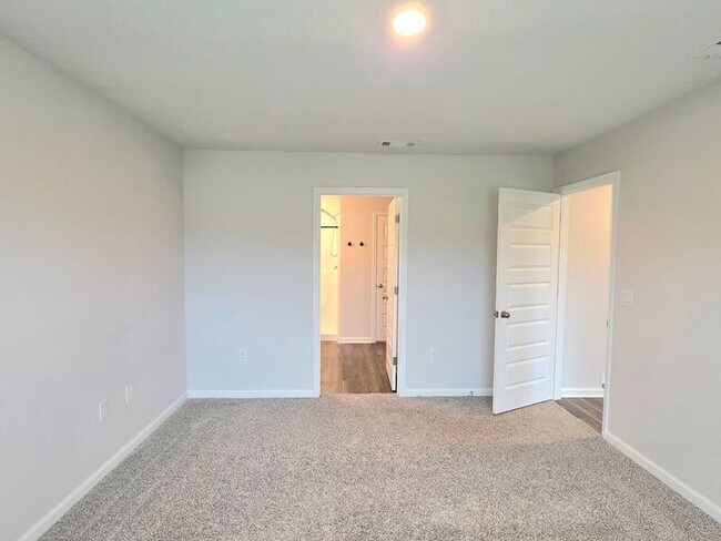 Building Photo - 4389 Tiger Oak Ct