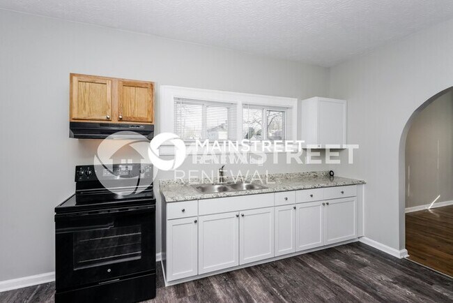 Building Photo - 3 Bedroom Pet-Friendly Home in Louisville, KY with Main Street Renewal