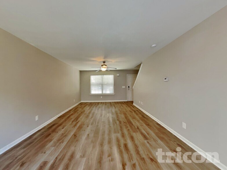 Building Photo - 175 Chesterbrook Ln