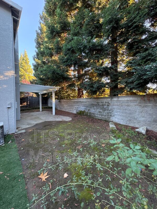 Building Photo - 9542 Windrose Ln