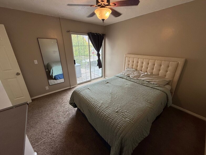 Building Photo - 1227 Riverside Ave